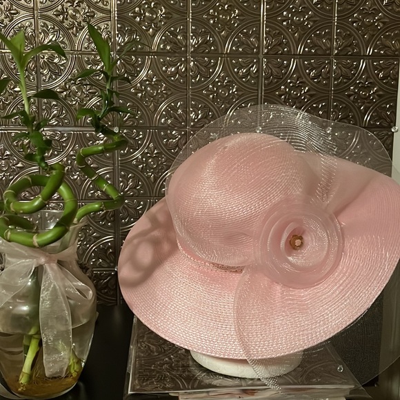 Church Hats 👒 💥Multiple💥 - Picture 2 of 9